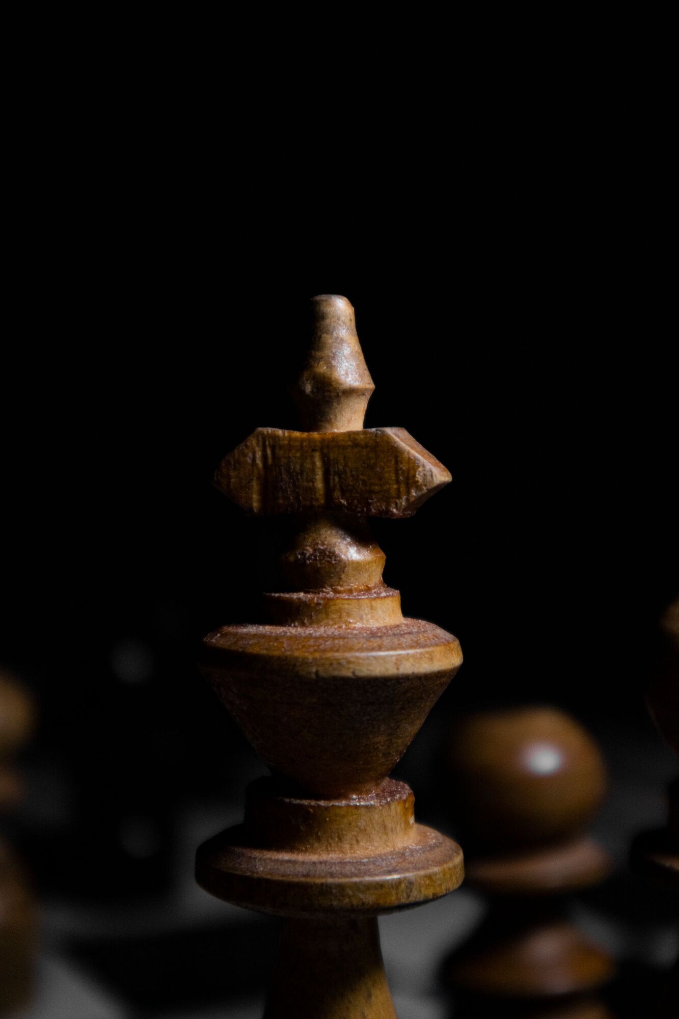 国王棋子特写 — 守护核心资产